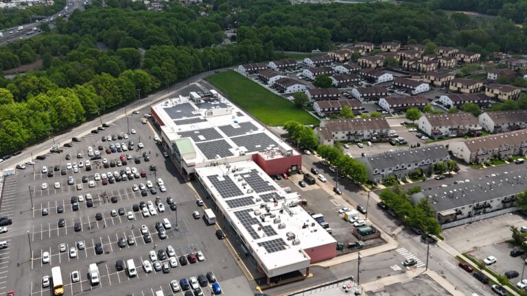 Read more about the article UGE Achieves Commercial Operation for Rooftop Community Solar Project in Staten Island, New York